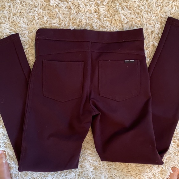 DKNY Slim Stretch Pull On Dark Maroon Leggings Like Jeans NWOT - Picture 3 of 13